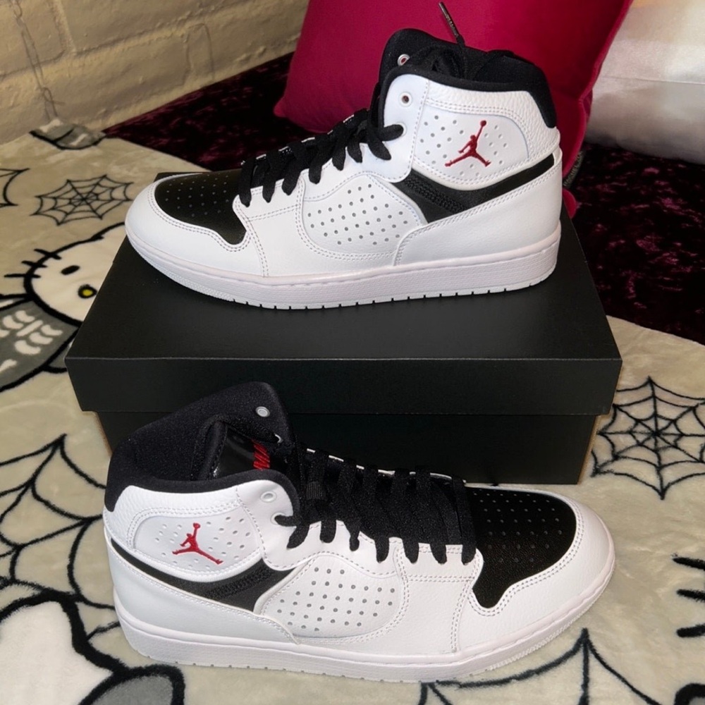 Jordan Athletic Shoes Black White Red